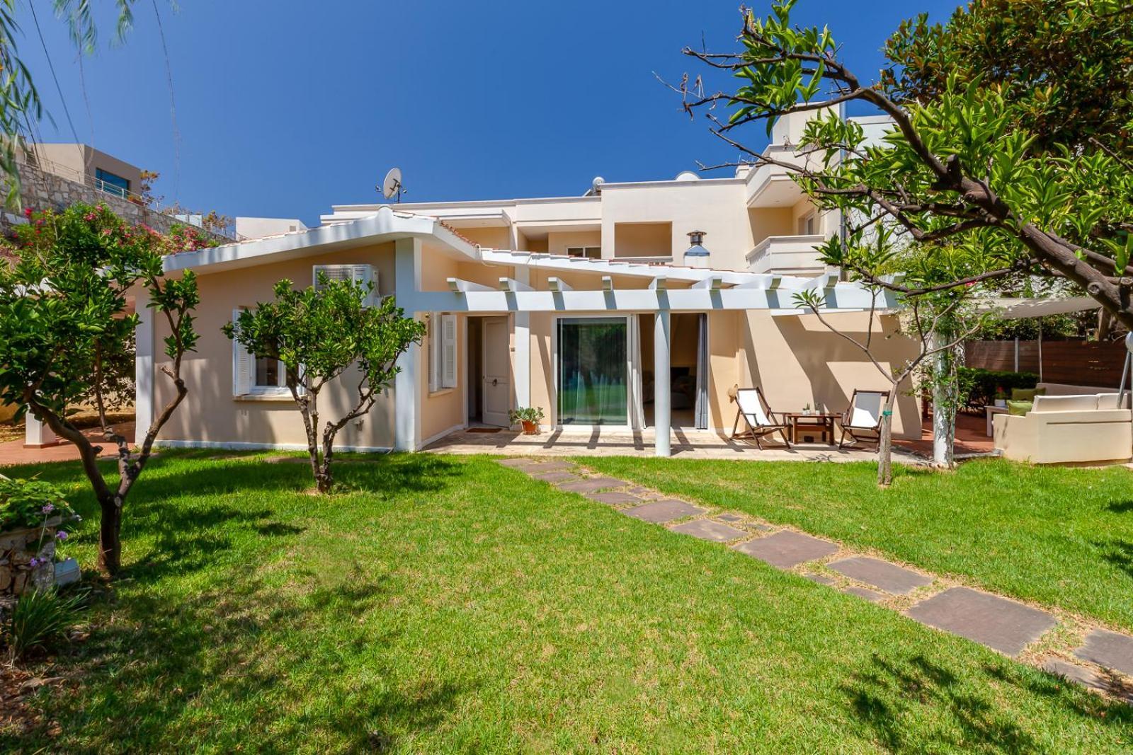 Beach Front House Kalamaki Bungalow Kato Galatas Exterior photo